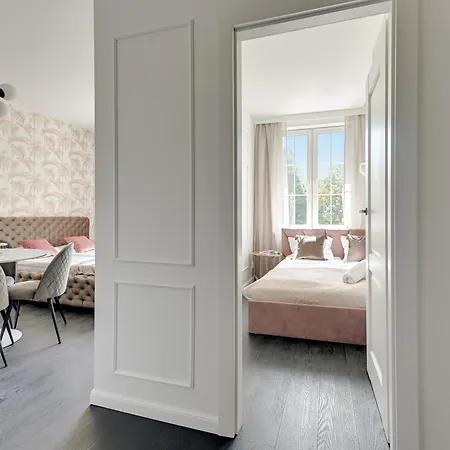 Apartment Velvet Luxe Old Town By Renters Danzig