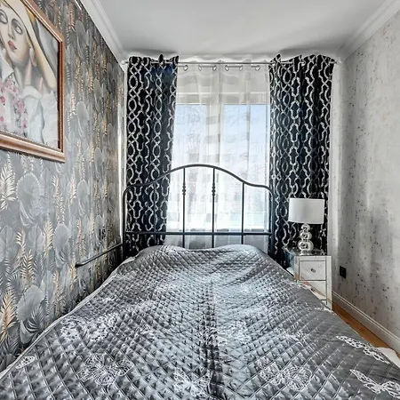 Dom & House - Old Town Podwale Staromiejskie * גדנסק