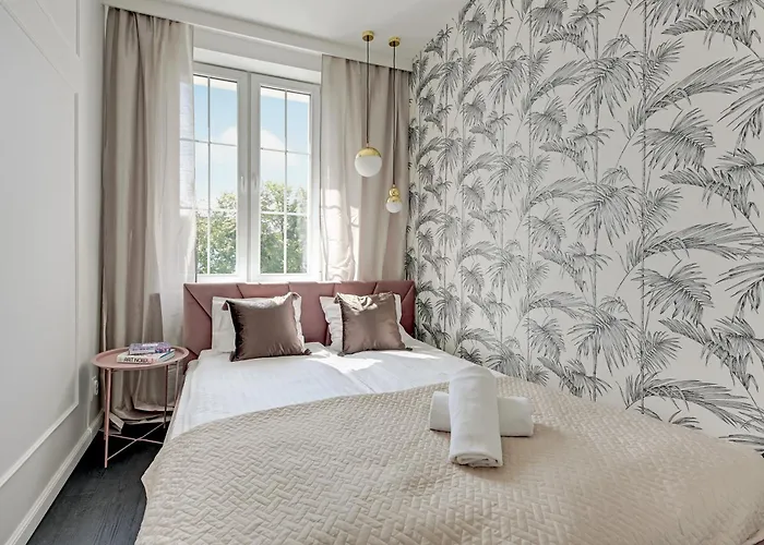 Velvet Luxe Old Town By Renters Apartament *